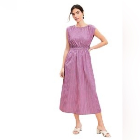 Elegant Pink Striped Dress - Picture 3 of 4